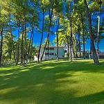 The White At Sani * Sani (Chalkidiki)