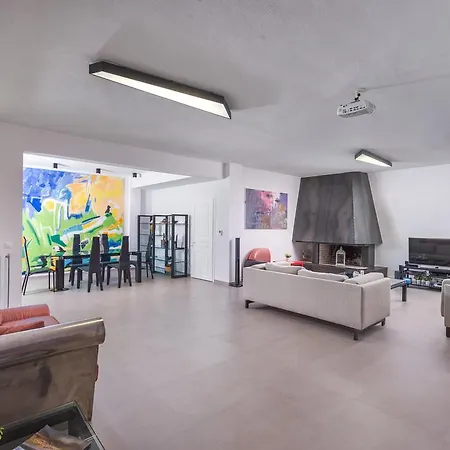 The White At Sani Villa *