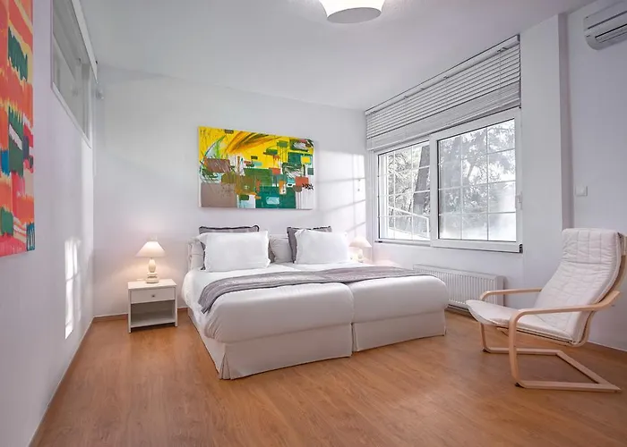 The White At Sani Villa *