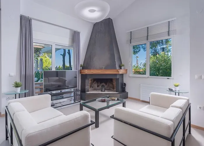 The White At Sani Villa *