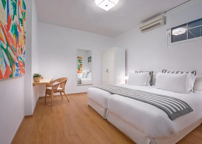 The White At Sani Villa *