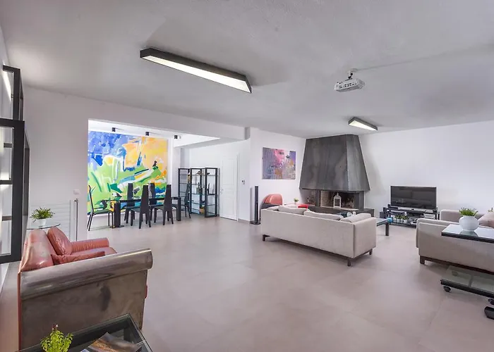 The White At Sani Villa *