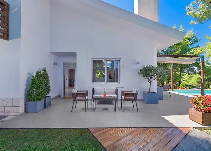 The White At Sani Villa